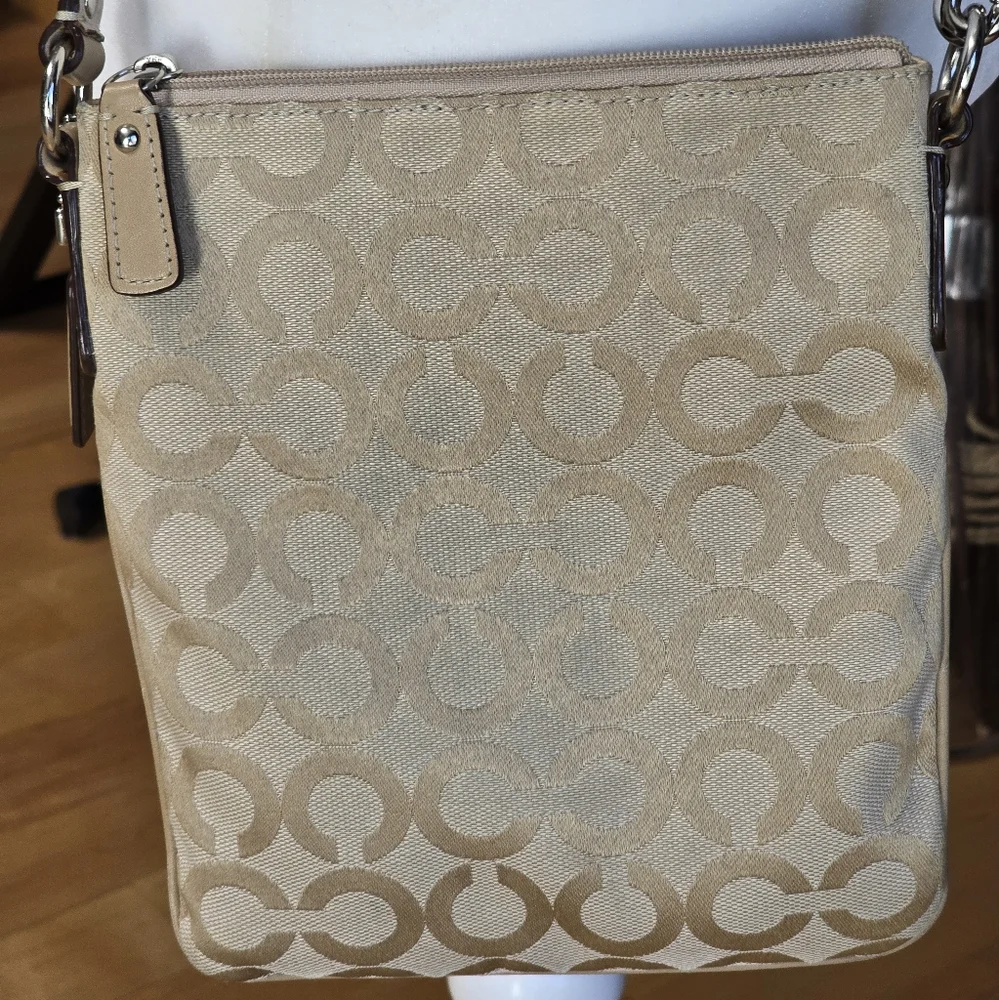 Coach Beige Crossbody Bag - Picture 4 of 11